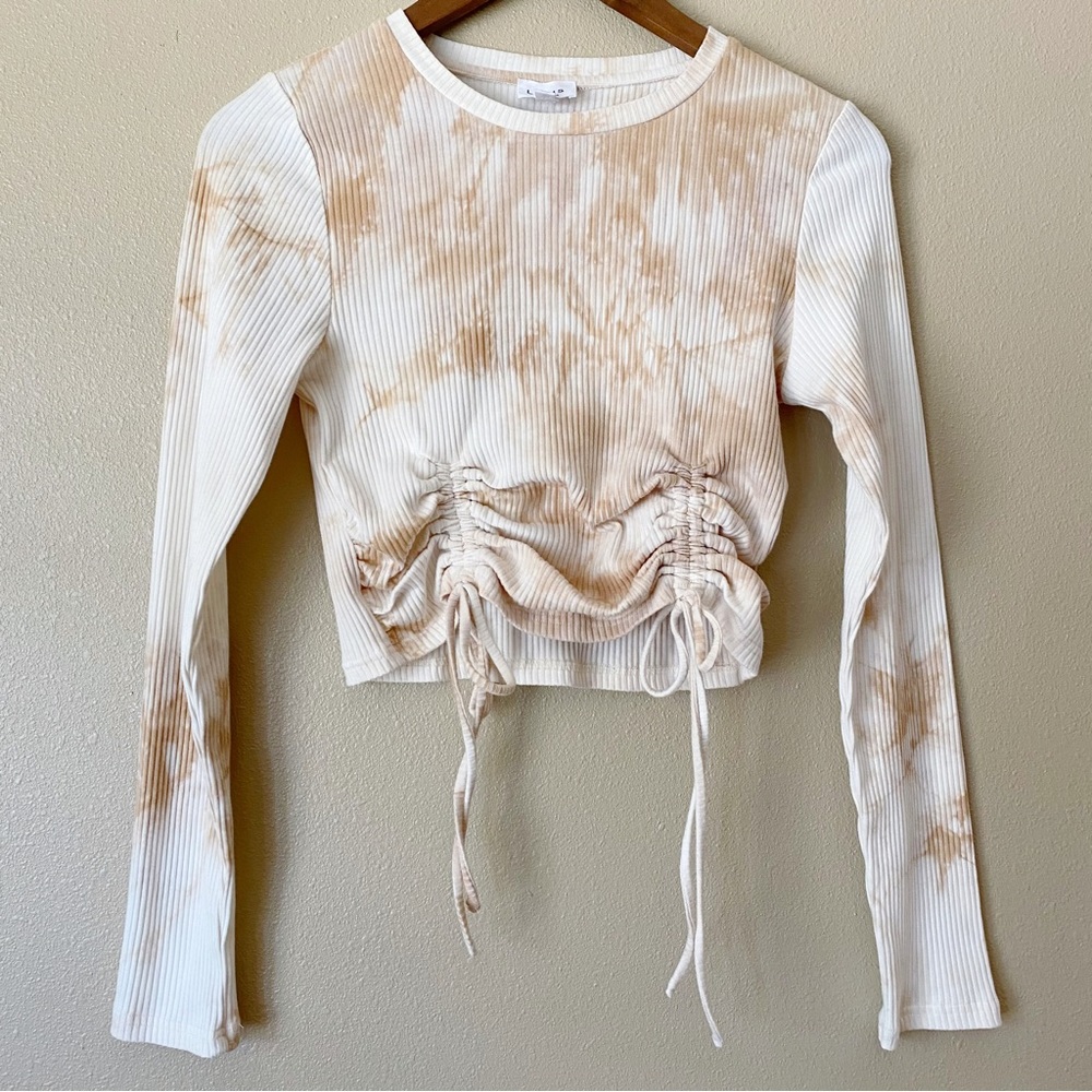 Le Lis Cream Tie Dye Cinched Crop Top